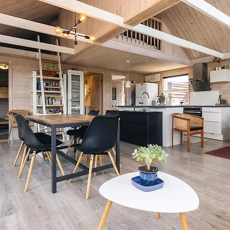 6 Person In Karrebaeksminde-by Traum