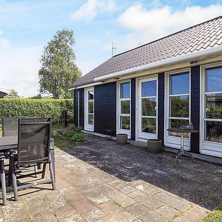 6 Person In Karrebaeksminde-by Traum