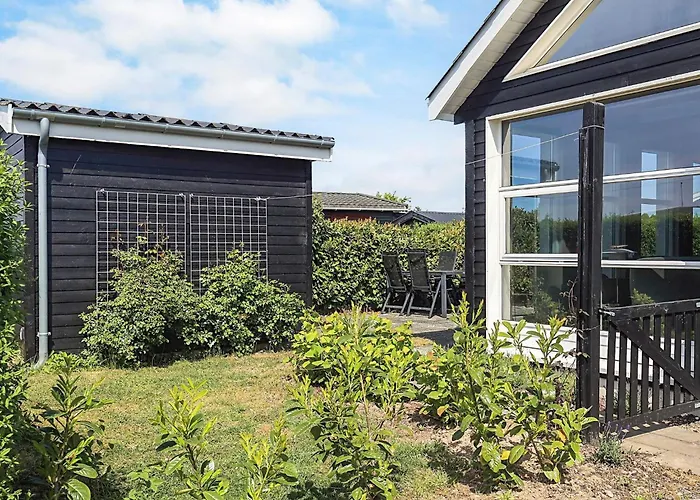 6 Person In Karrebaeksminde-by Traum